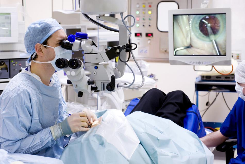 cataract surgery operation