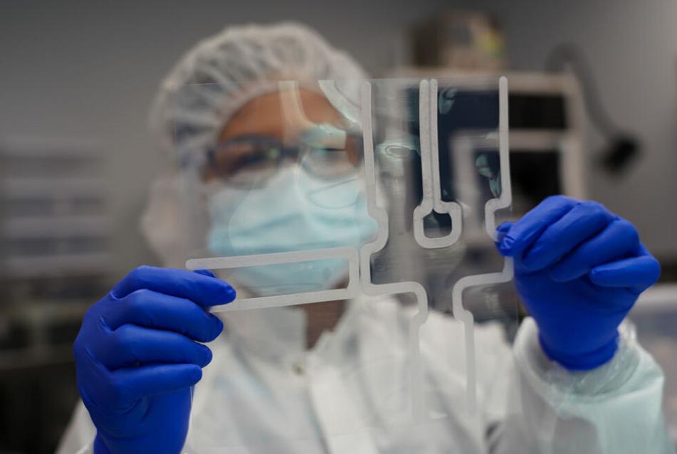 Quality inspection cell therapy assembly